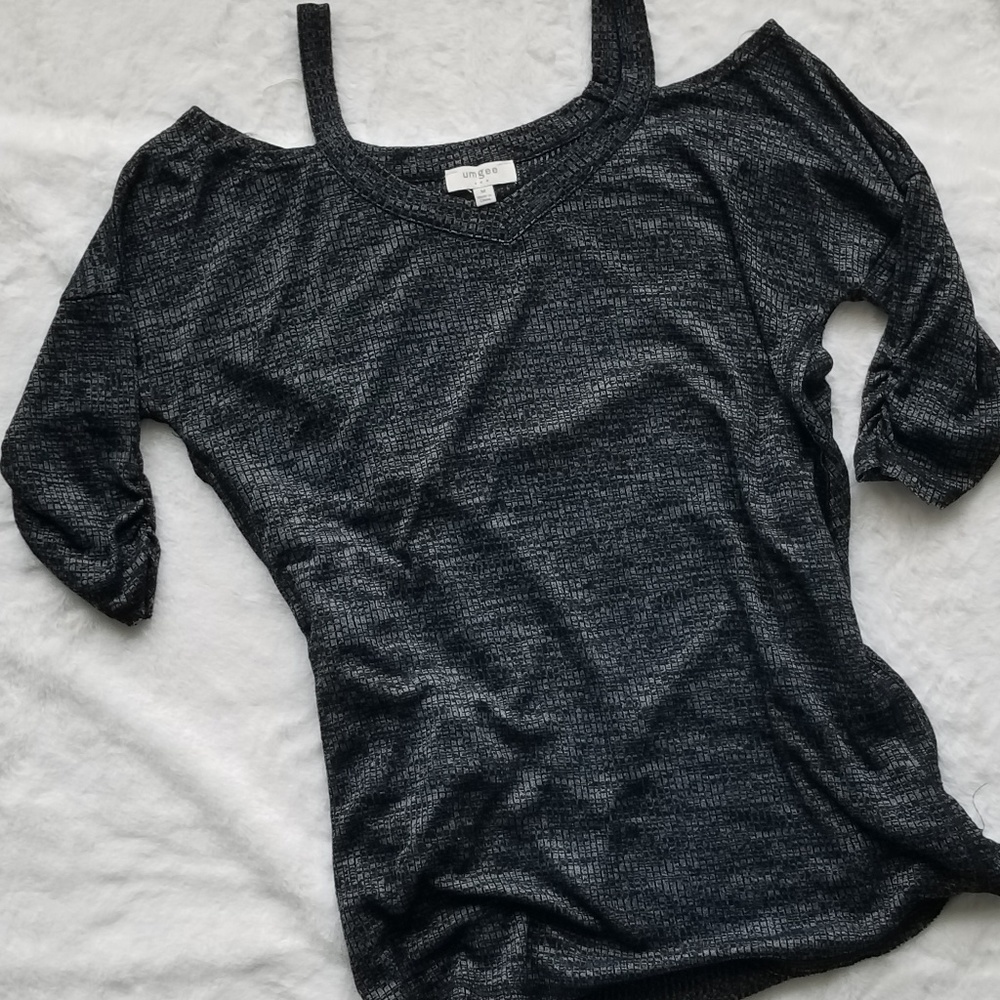Umgee cold shoulder top